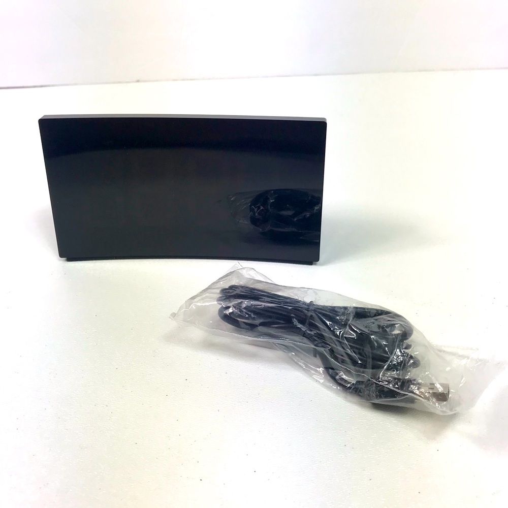 Black Electronic Alarm Clock with USB connector